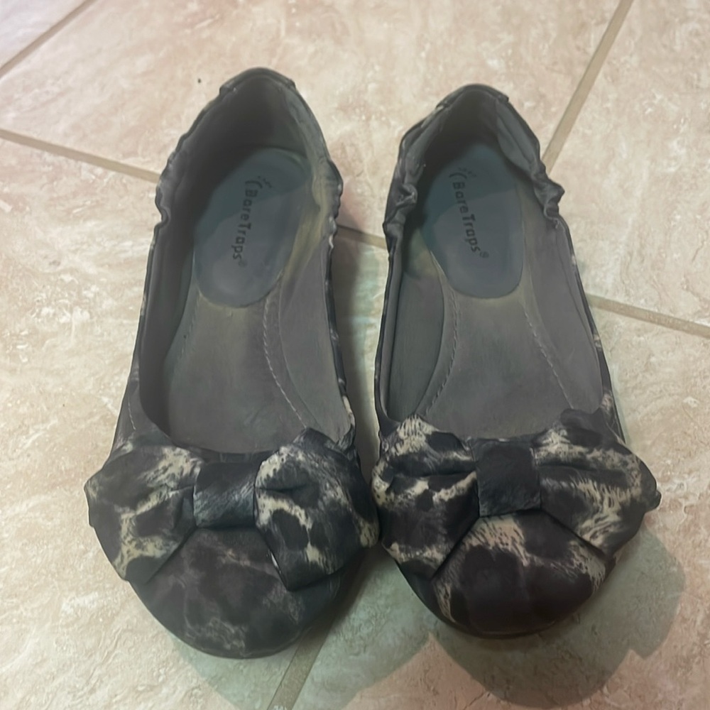 Bare Traps Flats - image 1